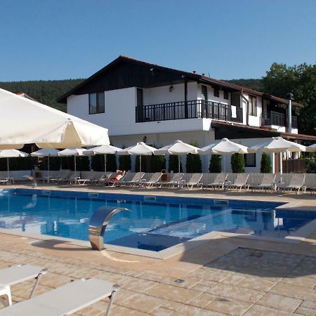 Guest House Bukor Shtepi Mandrica Zewnętrze zdjęcie