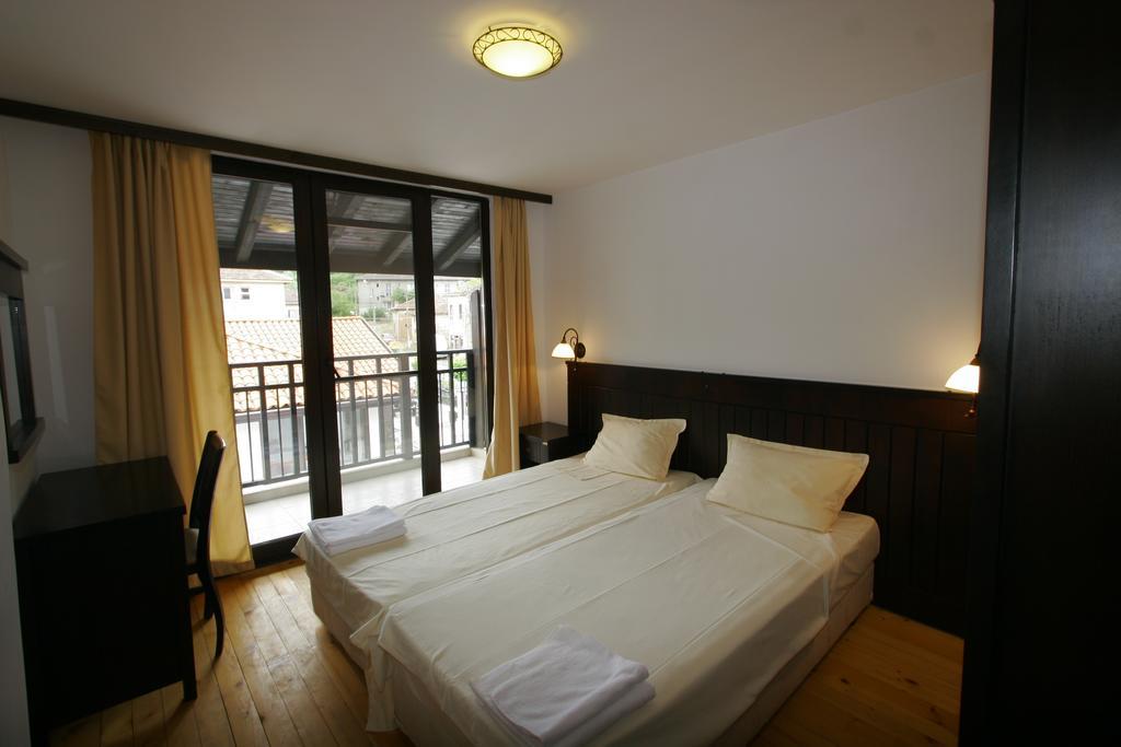 Guest House Bukor Shtepi Mandrica Zewnętrze zdjęcie