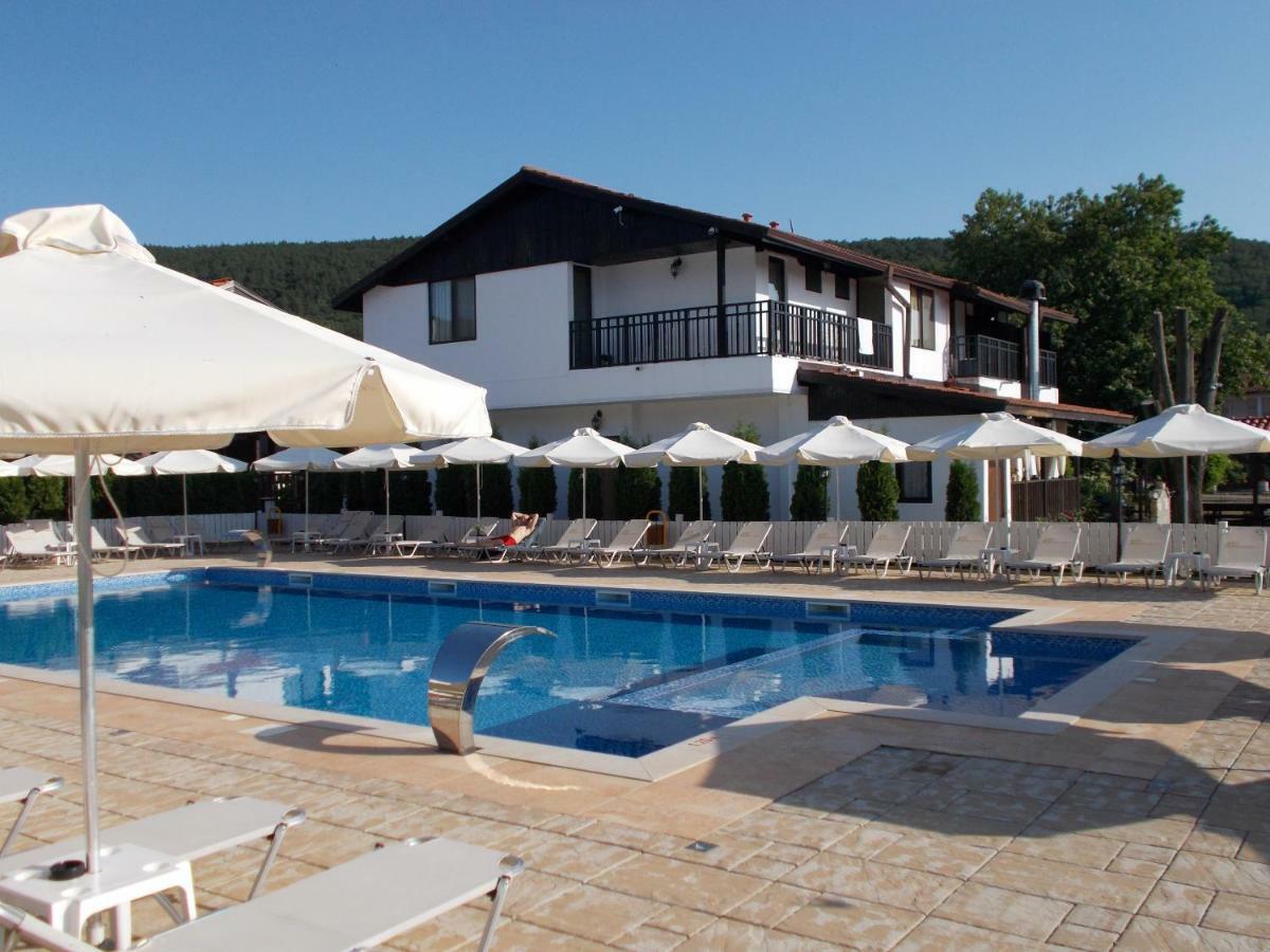 Guest House Bukor Shtepi Mandrica Zewnętrze zdjęcie