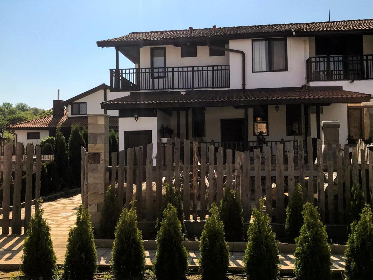 Guest House Bukor Shtepi Mandrica Zewnętrze zdjęcie