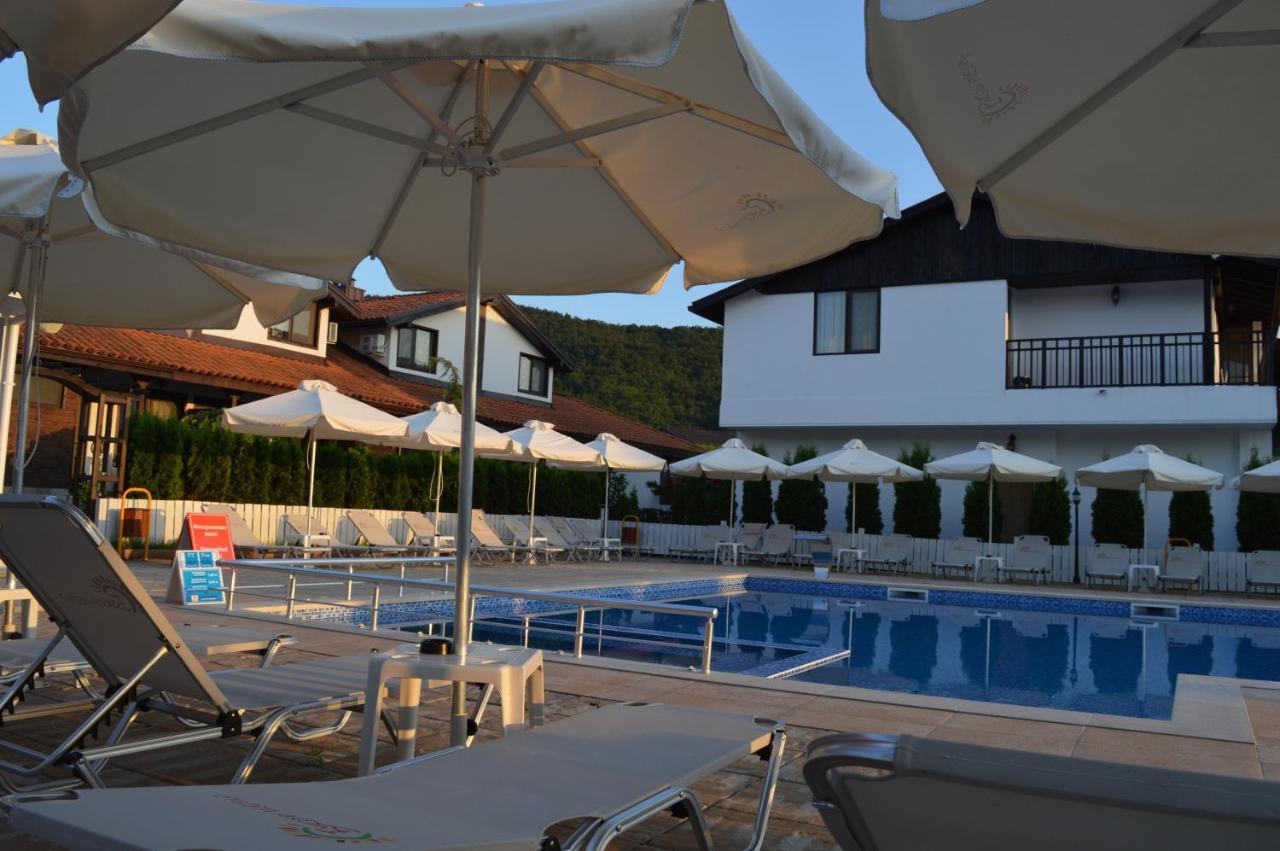 Guest House Bukor Shtepi Mandrica Zewnętrze zdjęcie