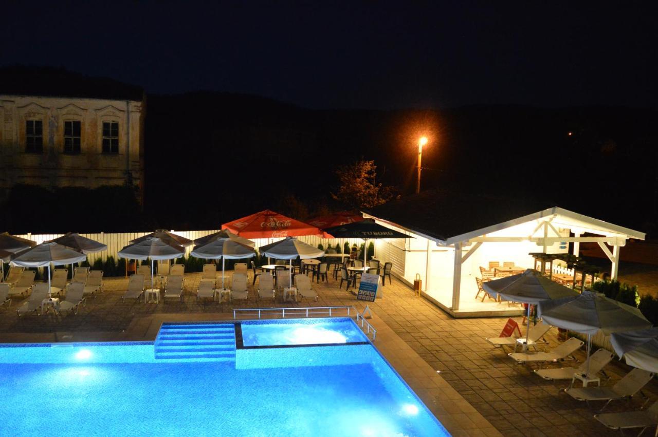 Guest House Bukor Shtepi Mandrica Zewnętrze zdjęcie